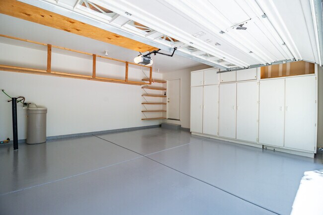 Building Photo - 1568 Lamplight Village Ln