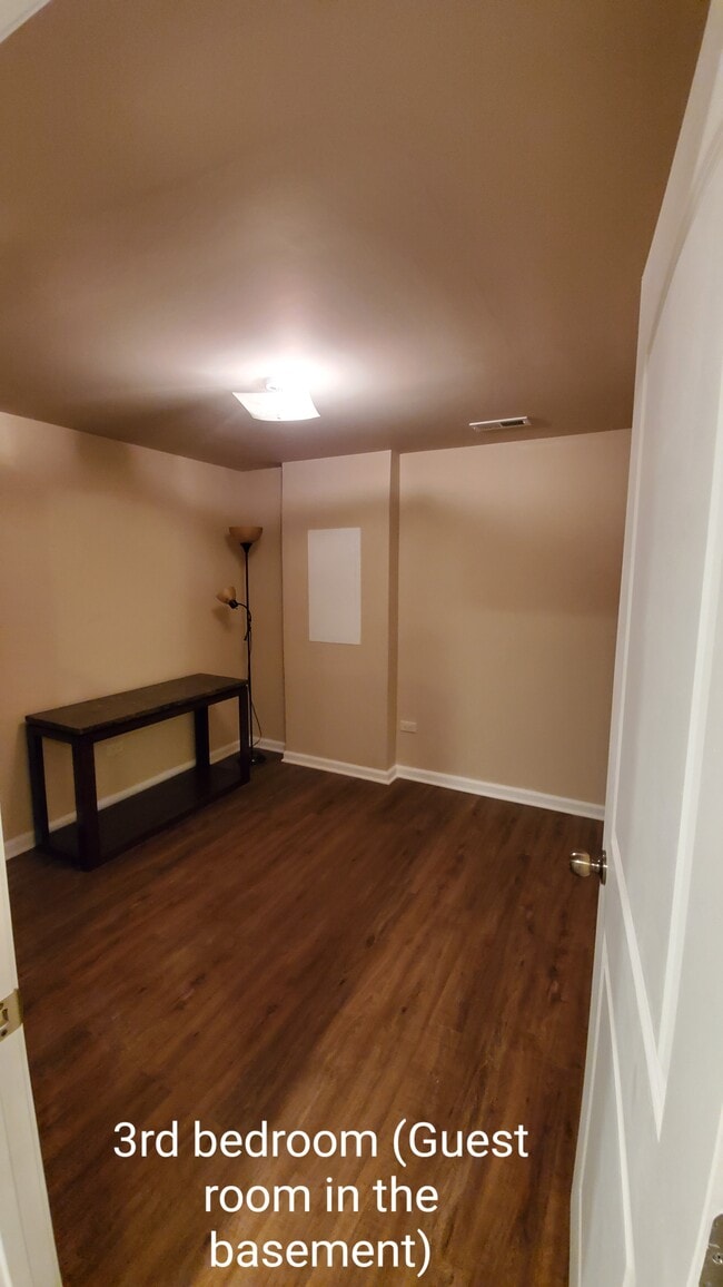 Building Photo - 1034 Ravendale Ct