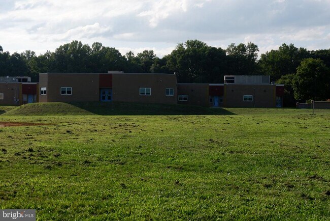 Building Photo - 8284 Mary Lee Ln