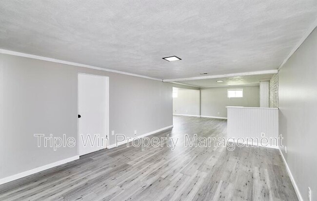 Building Photo - 10531 Fabick Dr