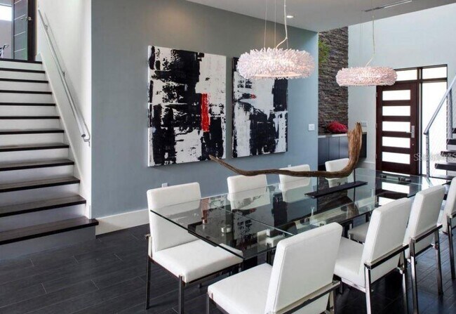 Building Photo - 356 Bayview Dr NE