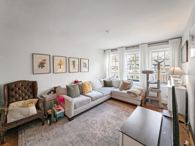 Building Photo - 23 Kingsboro Park