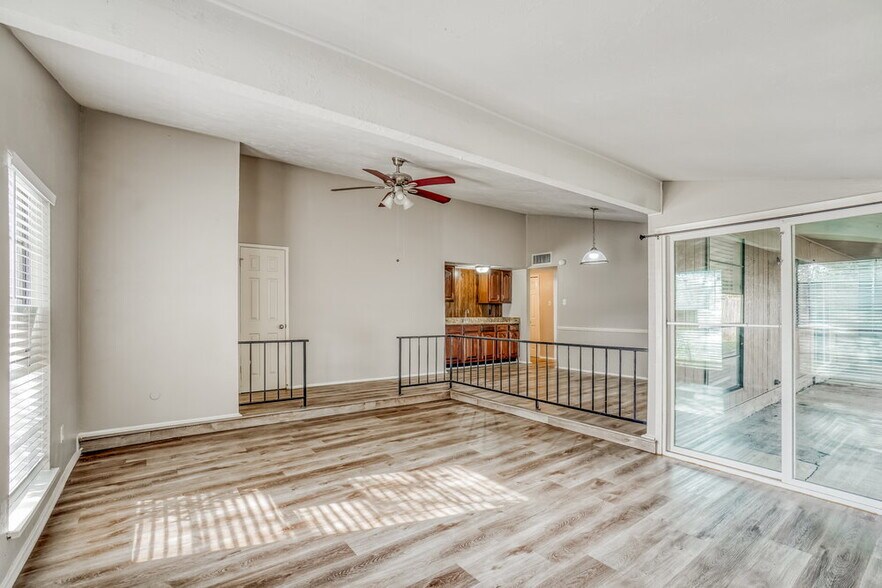 Building Photo - 15614 Mendocino Dr