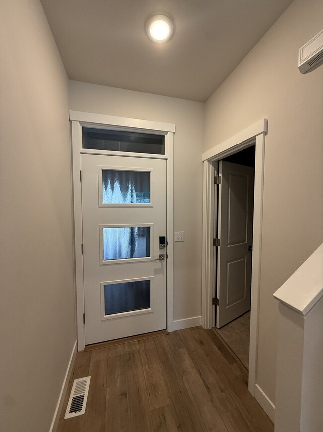 Building Photo - 5526 Big Bear Wy
