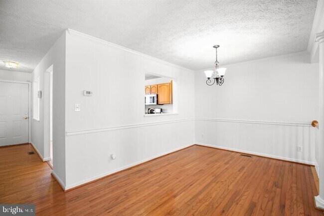Building Photo - 504 Tolbelt Ct