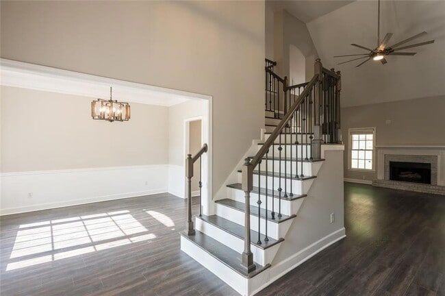 Building Photo - 1512 Fallen Leaf Ct SW