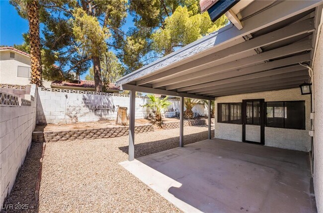 Building Photo - 7439 Trudy Ln