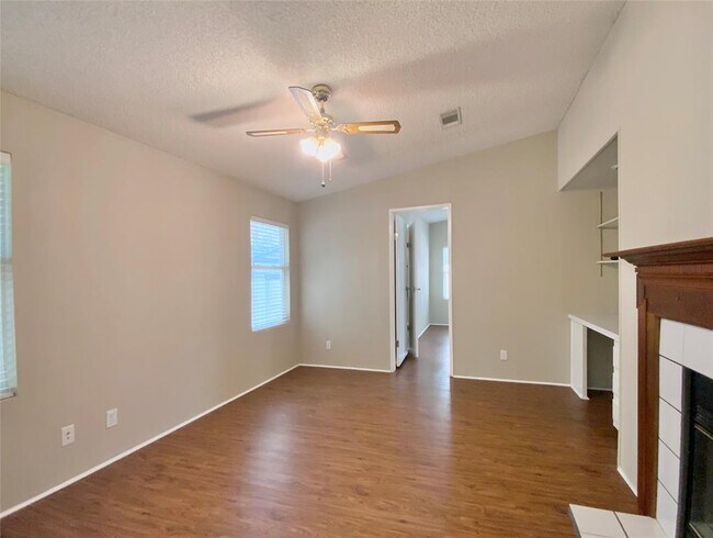 Building Photo - 1301 Lipan Trail
