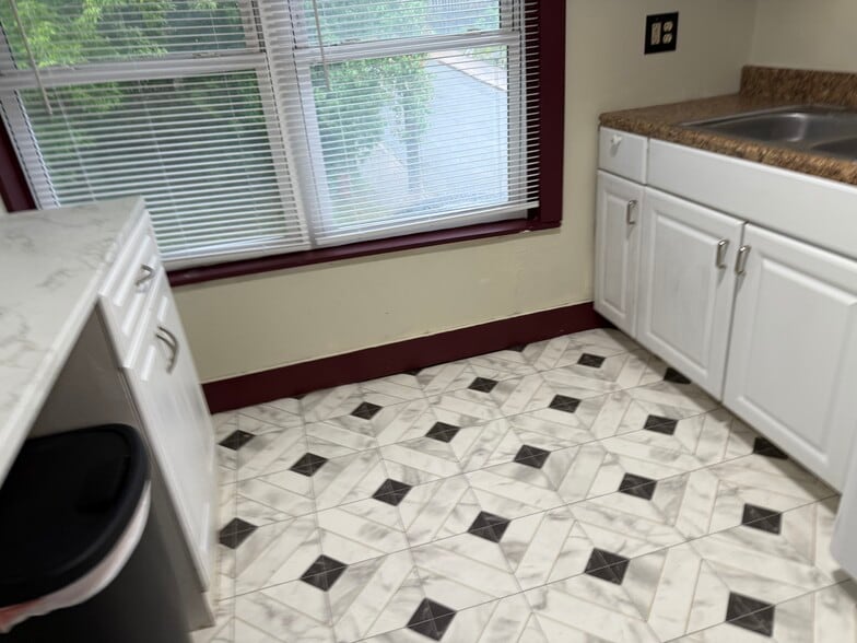 Primary Photo - 51 Front St