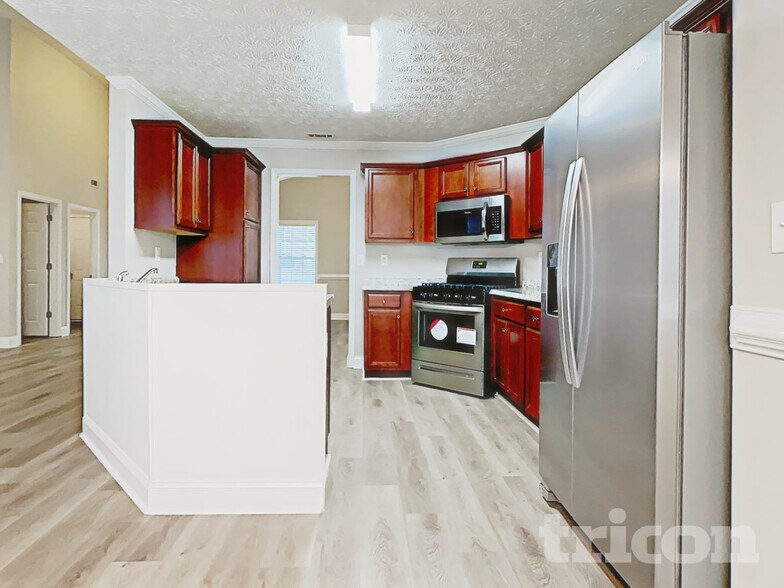Building Photo - 110 Brooks Cir