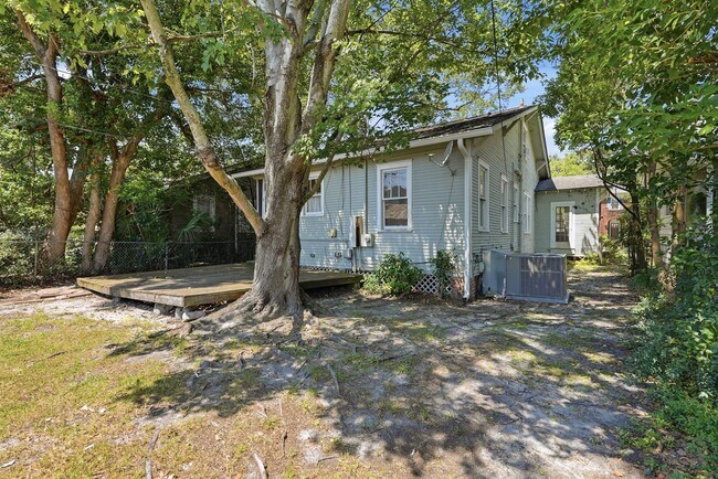 Building Photo - 431 E 50th St
