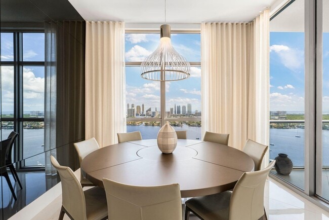 Building Photo - 17301 Biscayne Blvd