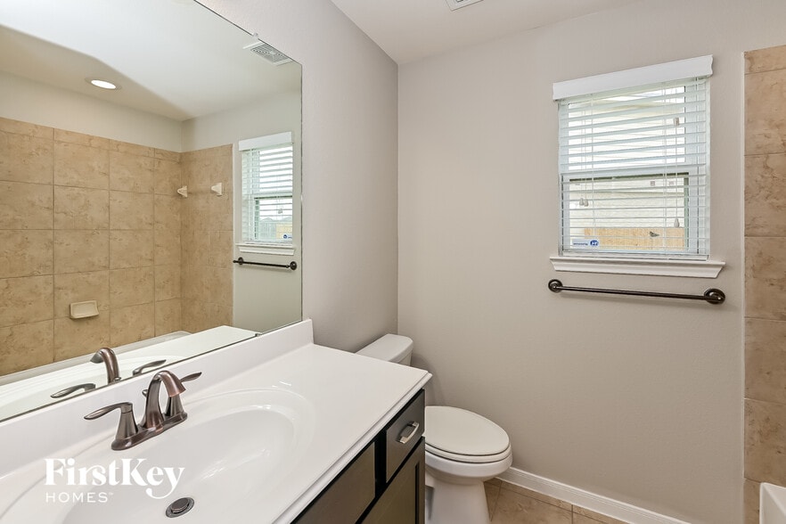 Building Photo - 13142 Lucy Grove Ln