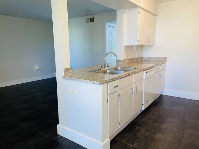 Building Photo - 2405 NW 33rd St