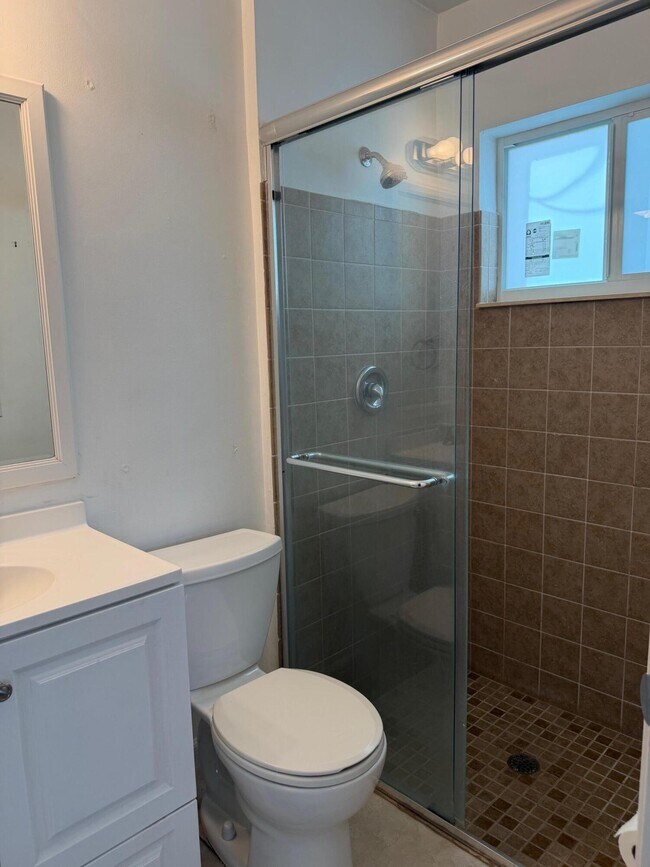 Building Photo - 3 Forest Hills Ln