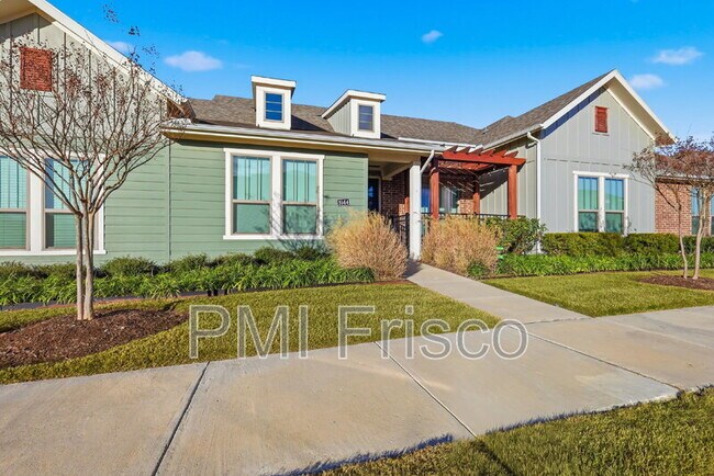 Building Photo - 1044 3rd St