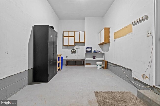 Building Photo - 28 Fawn Ct