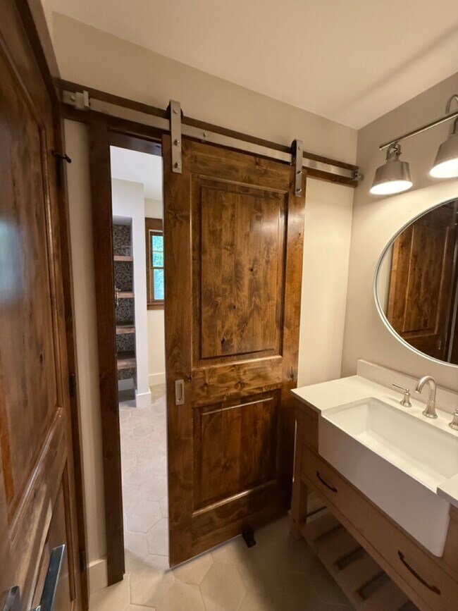Building Photo - 233 Ranchwood Trail