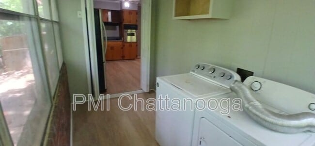 Building Photo - 3705 Crestview Pl