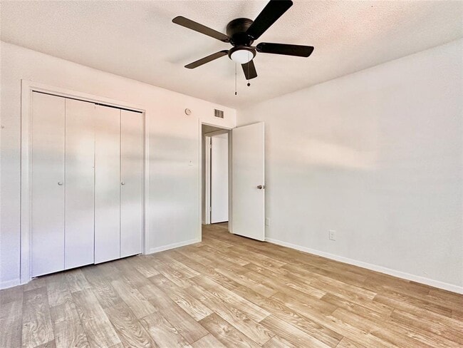 Building Photo - 1908 Hearthstone Dr