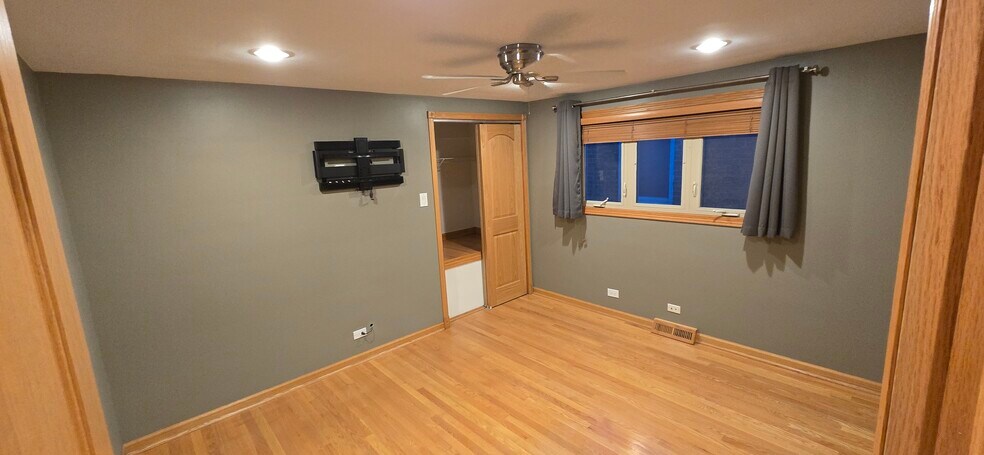 Building Photo - 5155 S Mobile Ave