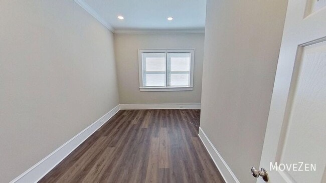 Building Photo - 9 Ratcale Ln