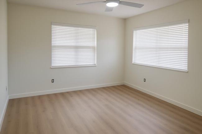 Building Photo - 2710 Boca Ciega Dr N