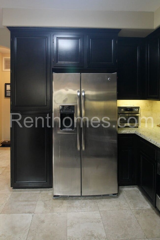 Building Photo - 2802 Piantino Cir