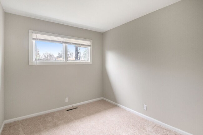 Building Photo - 1265 Westwood Dr