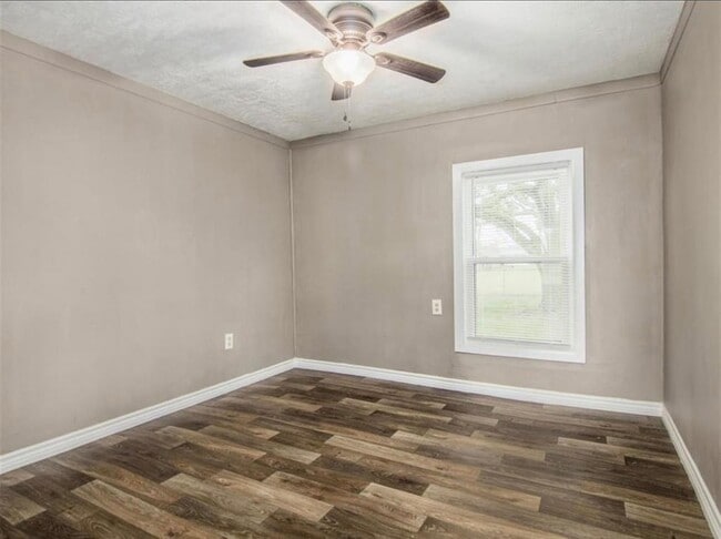 Building Photo - 1228 TX-73
