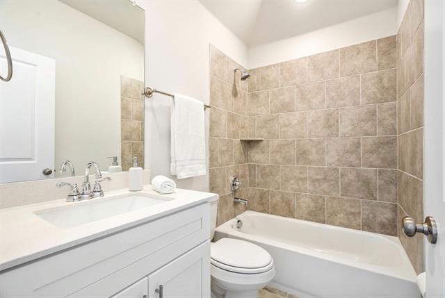 Building Photo - 3512 Lillian Ct