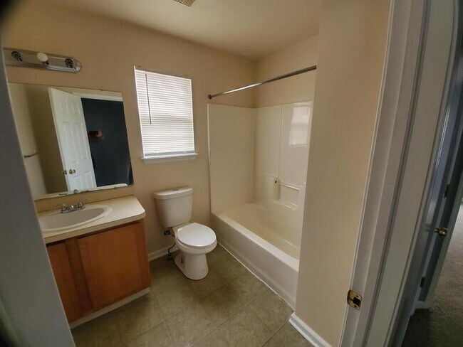 Building Photo - 3589 E 106th St