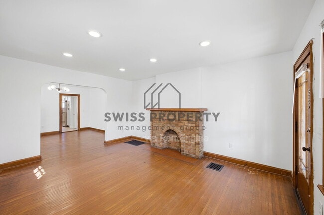 Building Photo - 417 S Huron Ave