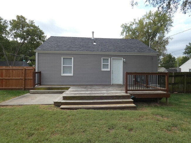 Building Photo - Beautiful Home in Gladstone, MO!