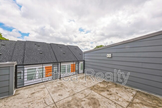 Building Photo - 1311 Millpark Ln