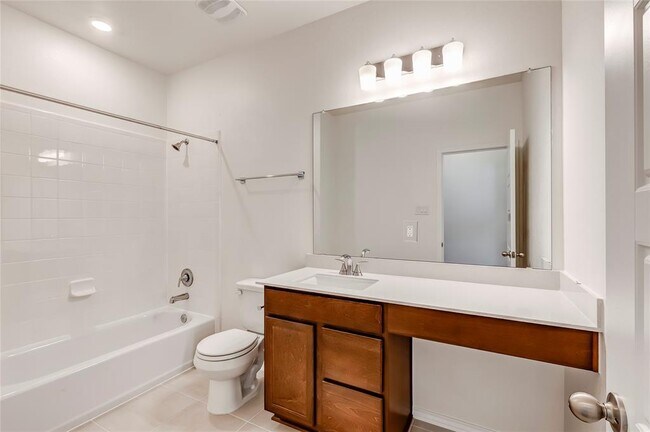 Building Photo - 1508 Carriageway Dr