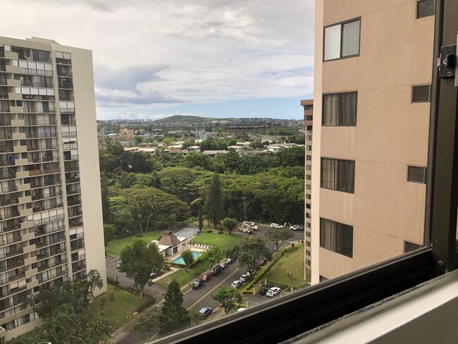 Building Photo - Park at Pearlridge! 2 bdrm, 2 bath, covere...