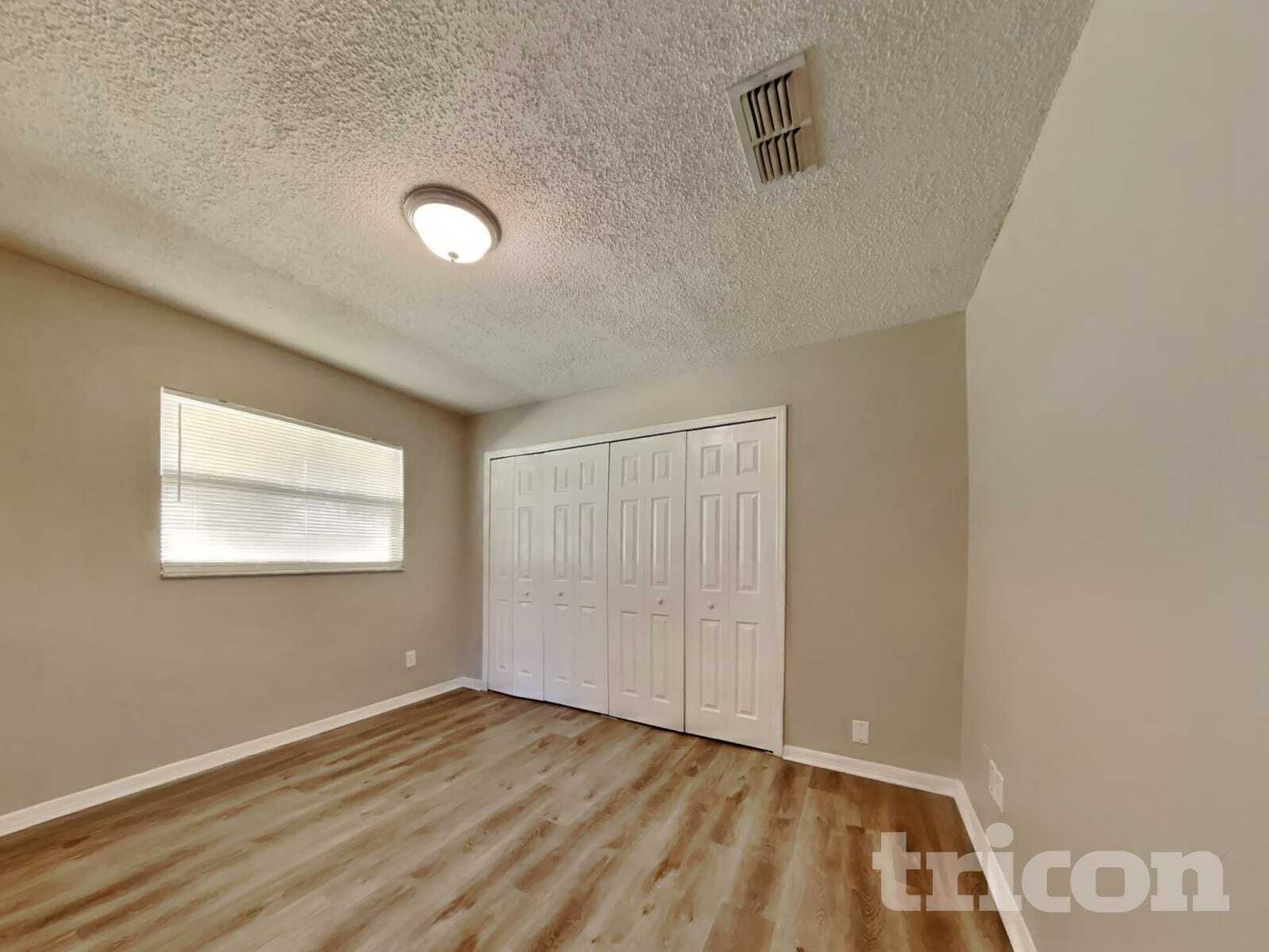 Building Photo - 4930 44th Ave N