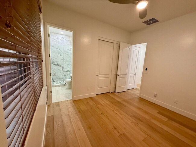 Building Photo - 1708 W Oberlin Way