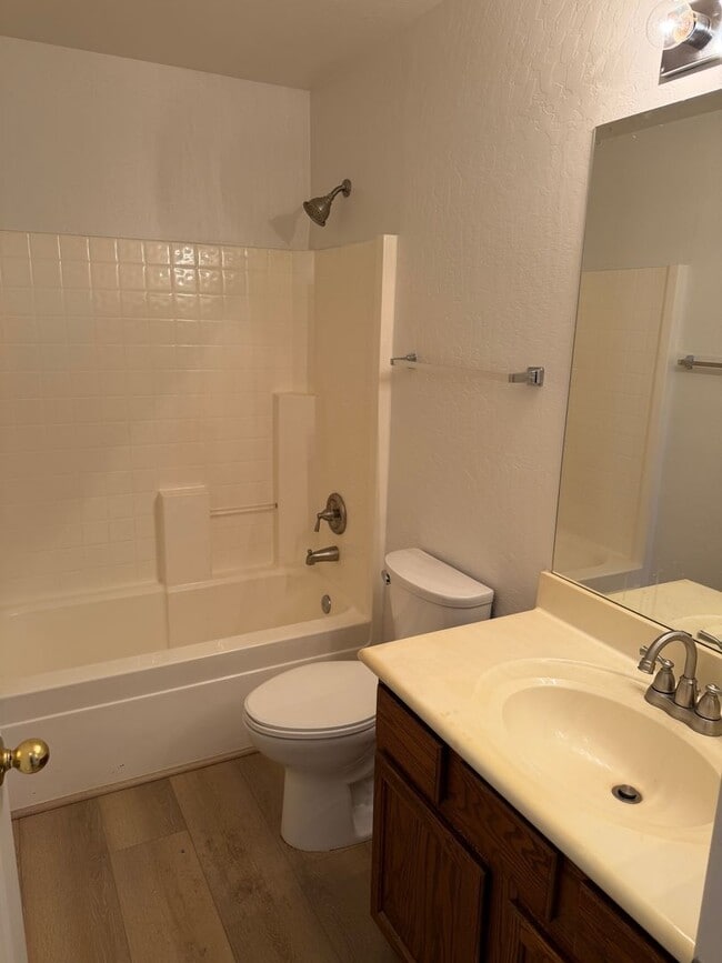 Building Photo - Gilbert 3 Bed, 2 Full Bath Single Story Home