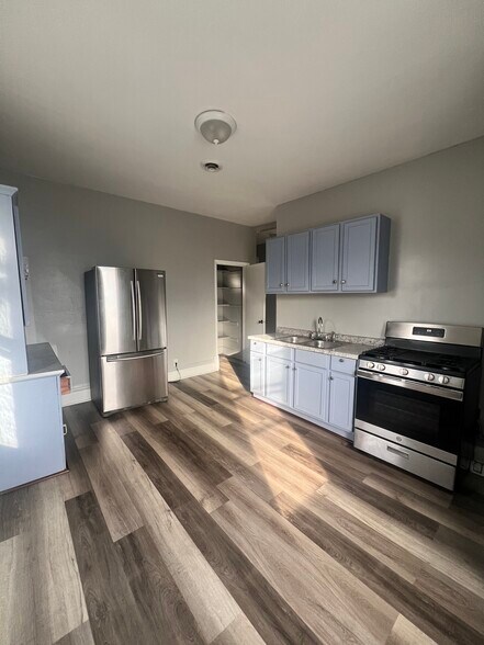 Building Photo - 3523 W Highland Blvd