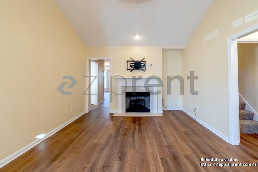 Building Photo - 8533 Sawyer Brown Rd