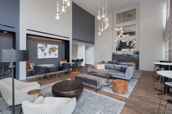 Social Lounge - The Reserve at Evanston