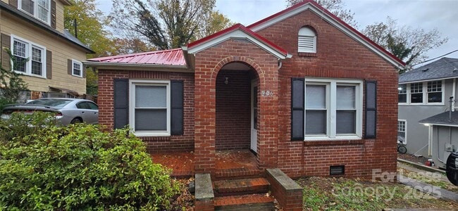 Primary Photo - 206 Willow St SW