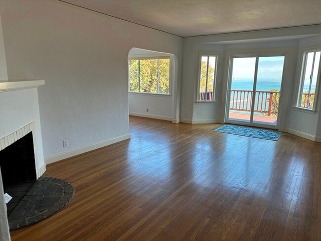 Building Photo - Beautiful, Pet Friendly Sausalito Cottage ...