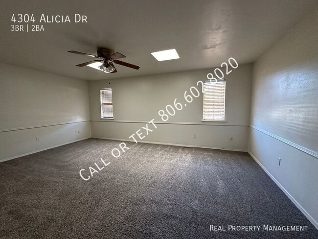 Building Photo - Large 3 bed, 2 bath home with two car garage!