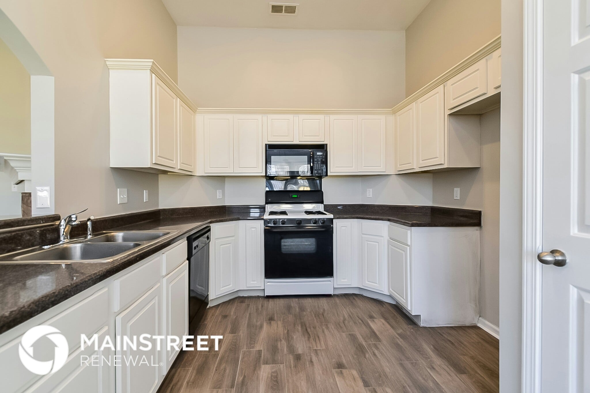 Building Photo - 7082 Parkbrook Ln