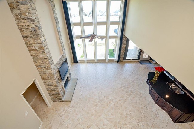 Building Photo - 2703 Bonnie Bray Dr