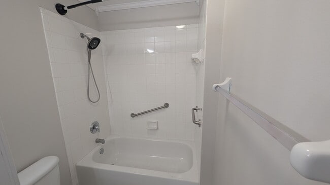 Building Photo - Luxury Gated Community Beautiful 3-Bedroom 2.5 Bath
