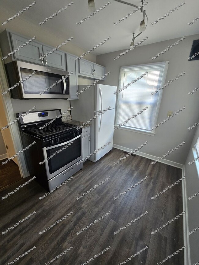 Building Photo - 3 Bedroom Cape Cod